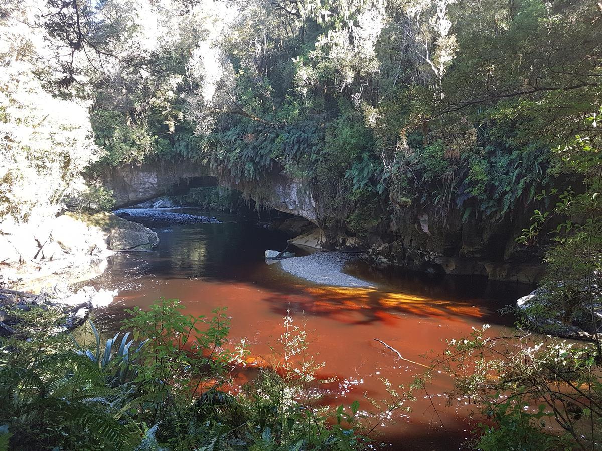 Riverstone Retreat Karamea エクステリア 写真